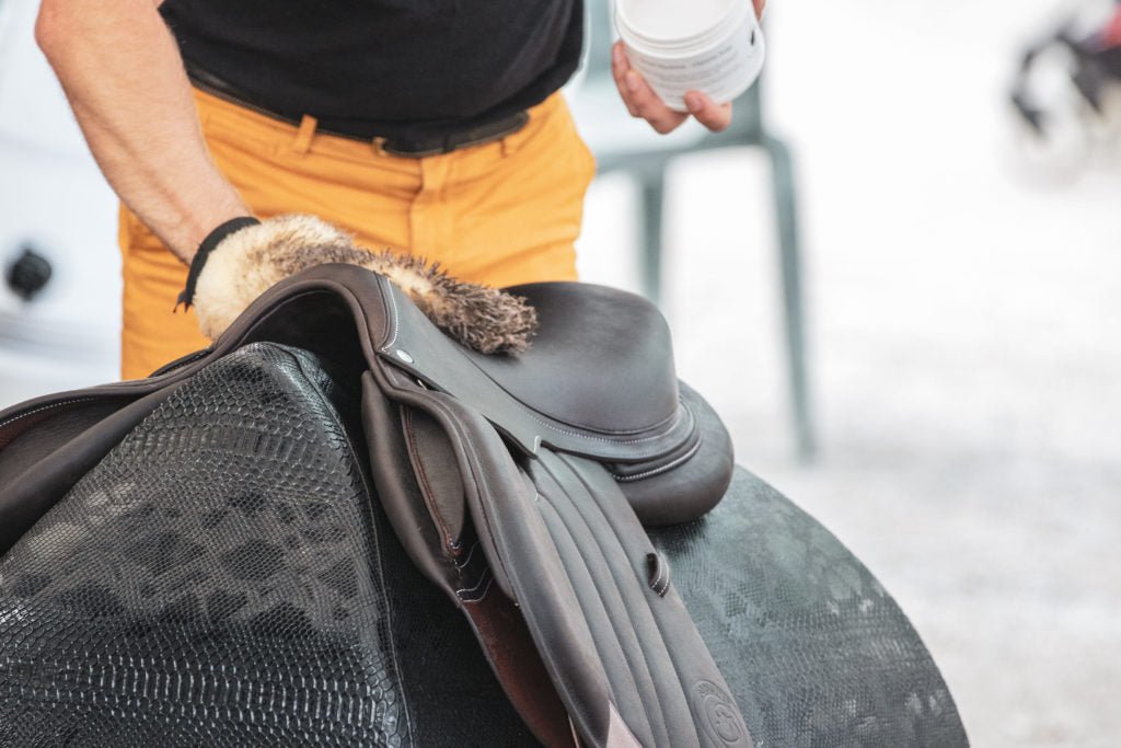 Conseils d'Entretien du Matériel Équestre : Gardez Votre Équipement en Parfait État - equipassion-boutique