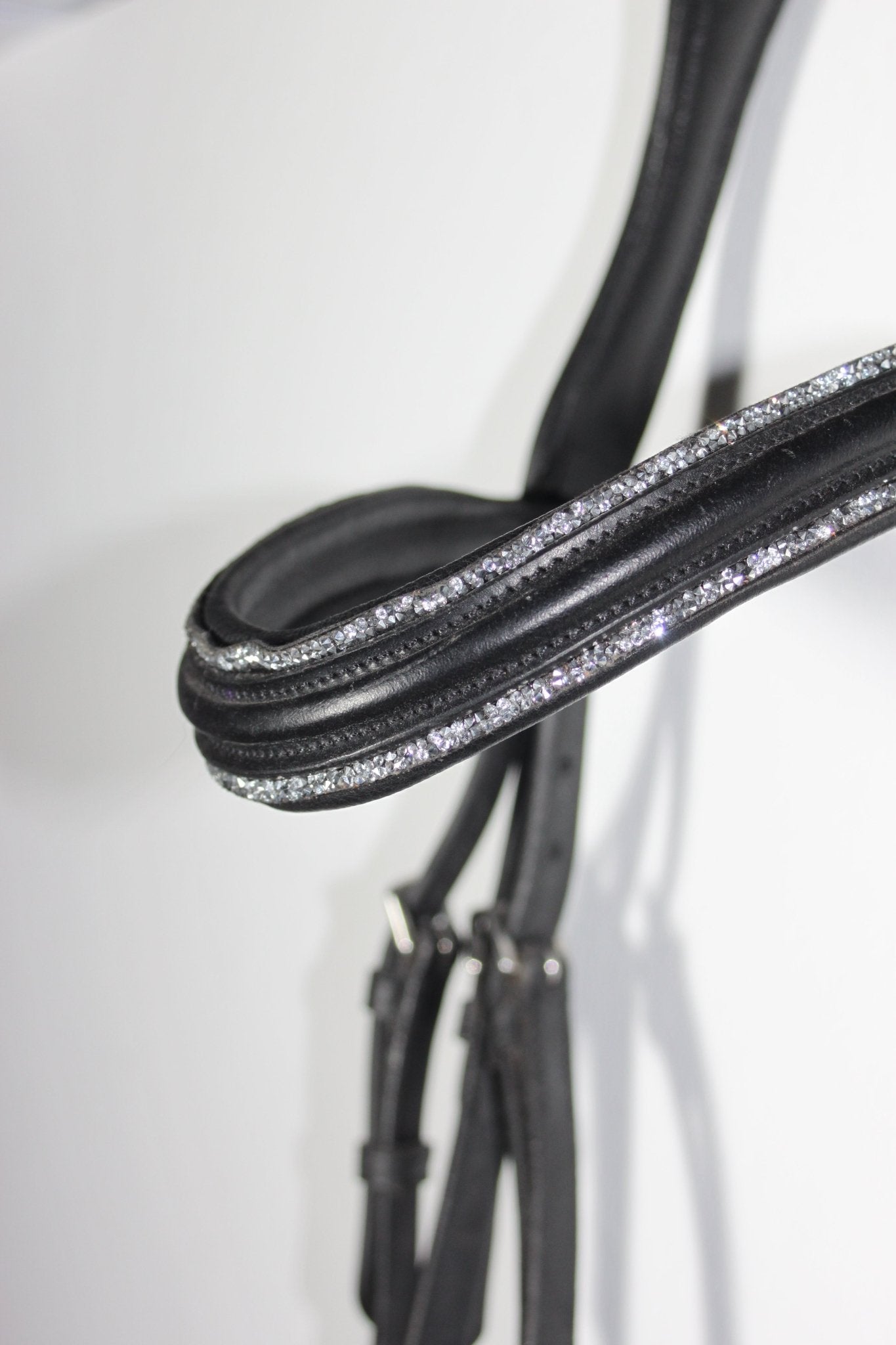 Filet anatomique en cuir et strass - Eclat - equipassion - boutique