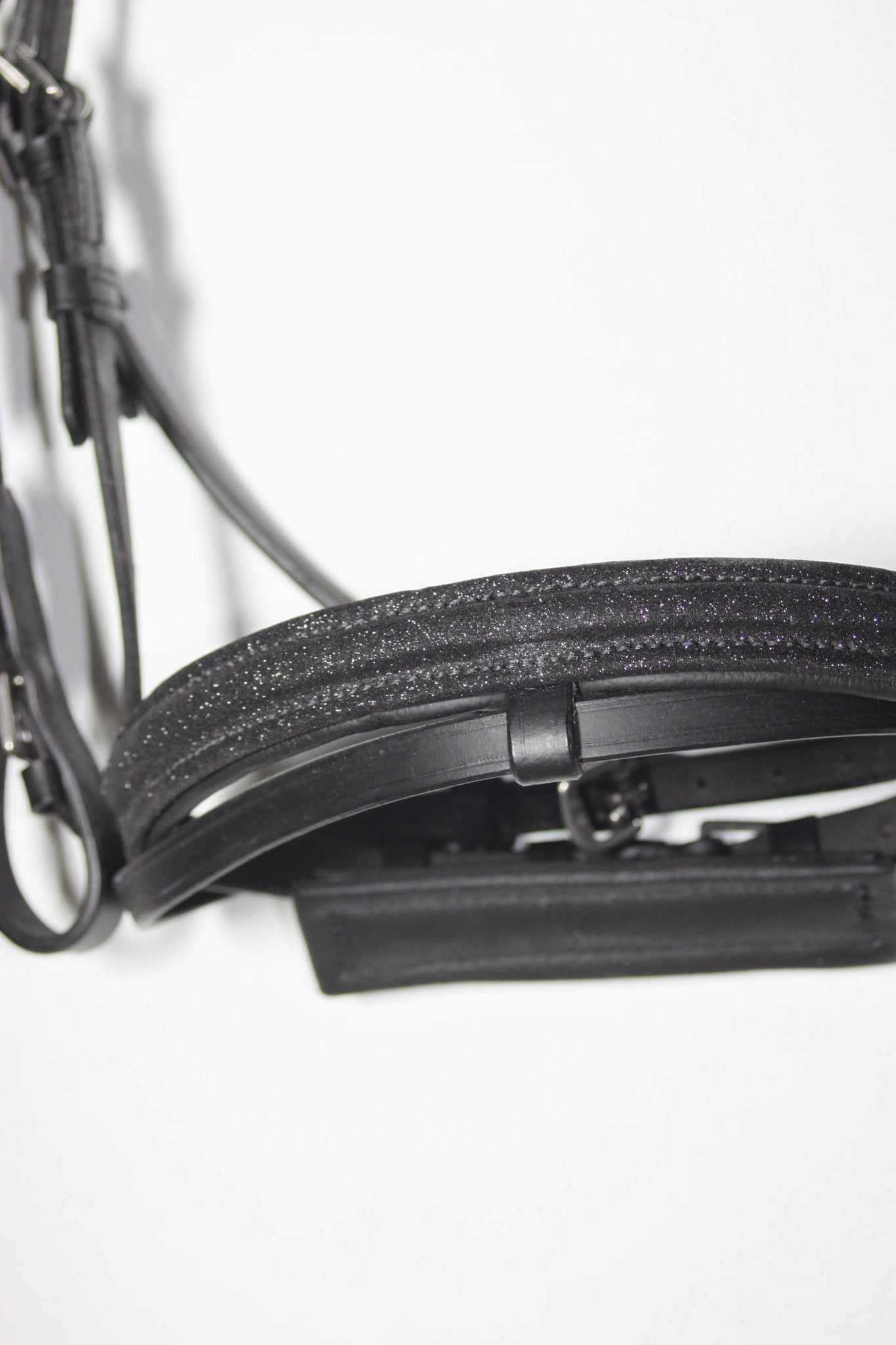 Filet noir en cuir brillant - Aura - equipassion - boutique